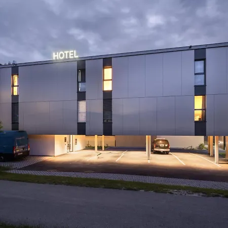 At - Late Arrival Self Check In ホテル