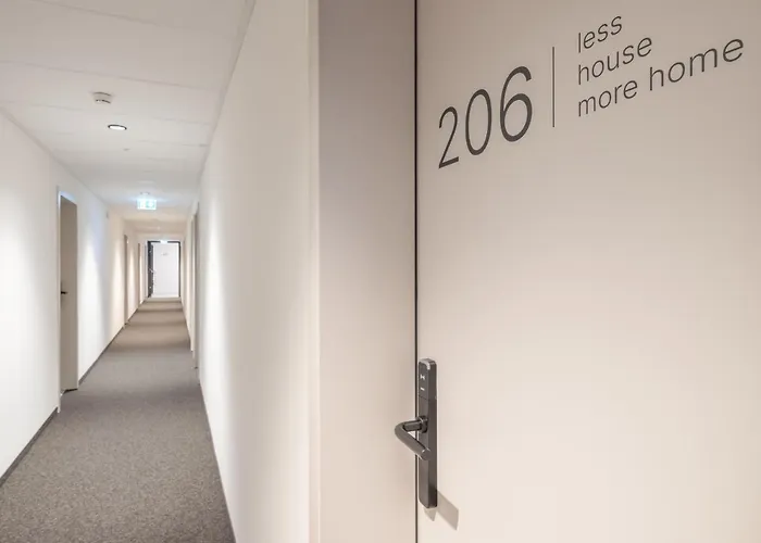 At - Late Arrival Self Check In غراتس