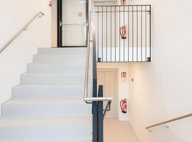 At - Late Arrival Self Check In غراتس