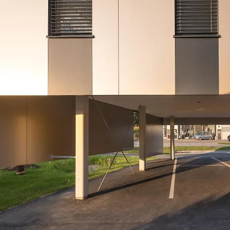 At - Late Arrival Self Check In Грац