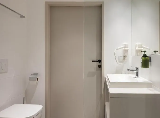 At - Late Arrival Self Check In Hotel *