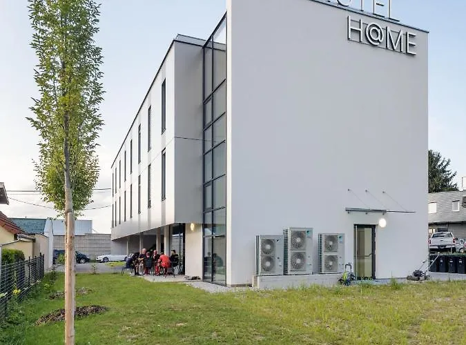 At - Late Arrival Self Check In فندق غراتس