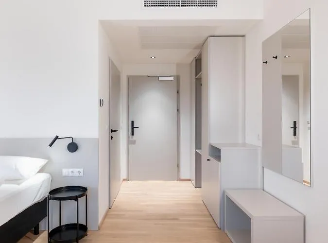 At - Late Arrival Self Check In Hotel Graz