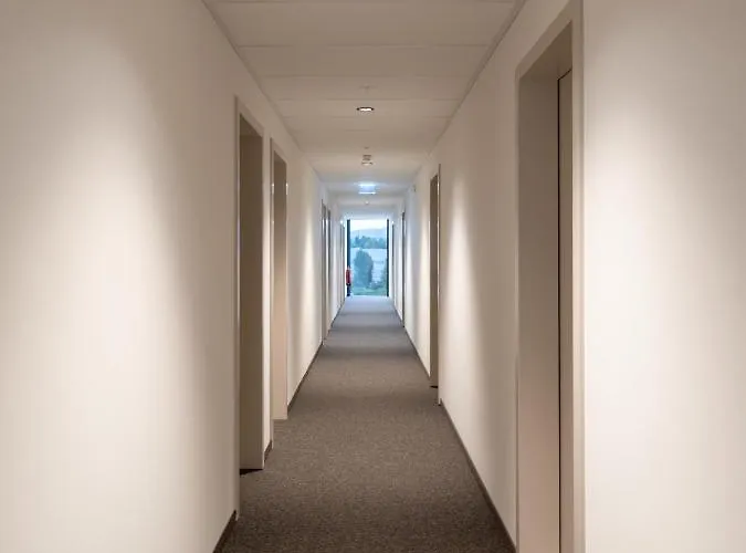 At - Late Arrival Self Check In غراتس